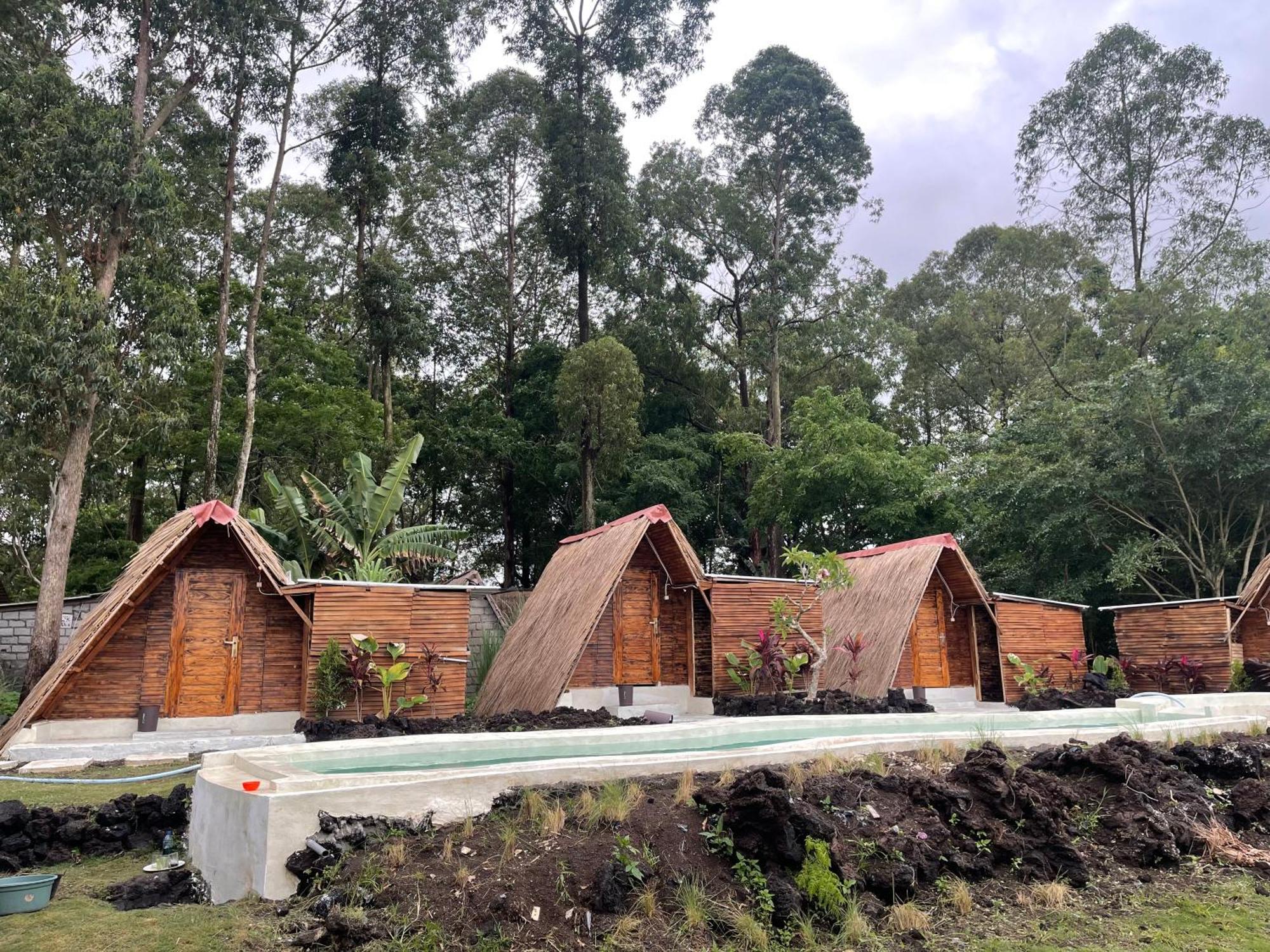 Triangular House And Hot Spring Hotel Kubupenlokan Ngoại thất bức ảnh